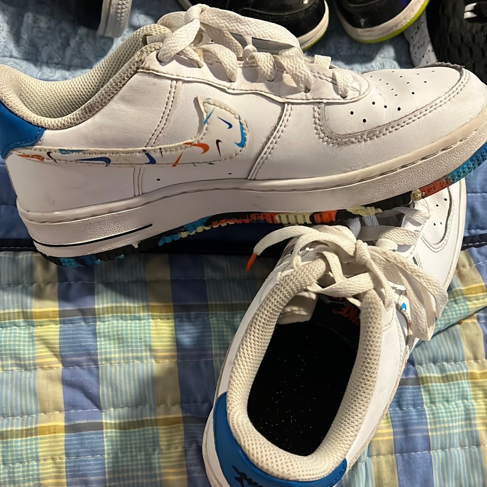 Boys Air Force 1’s Size 5Y